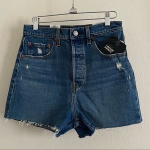 NWT Levi’s Ribcage shorts